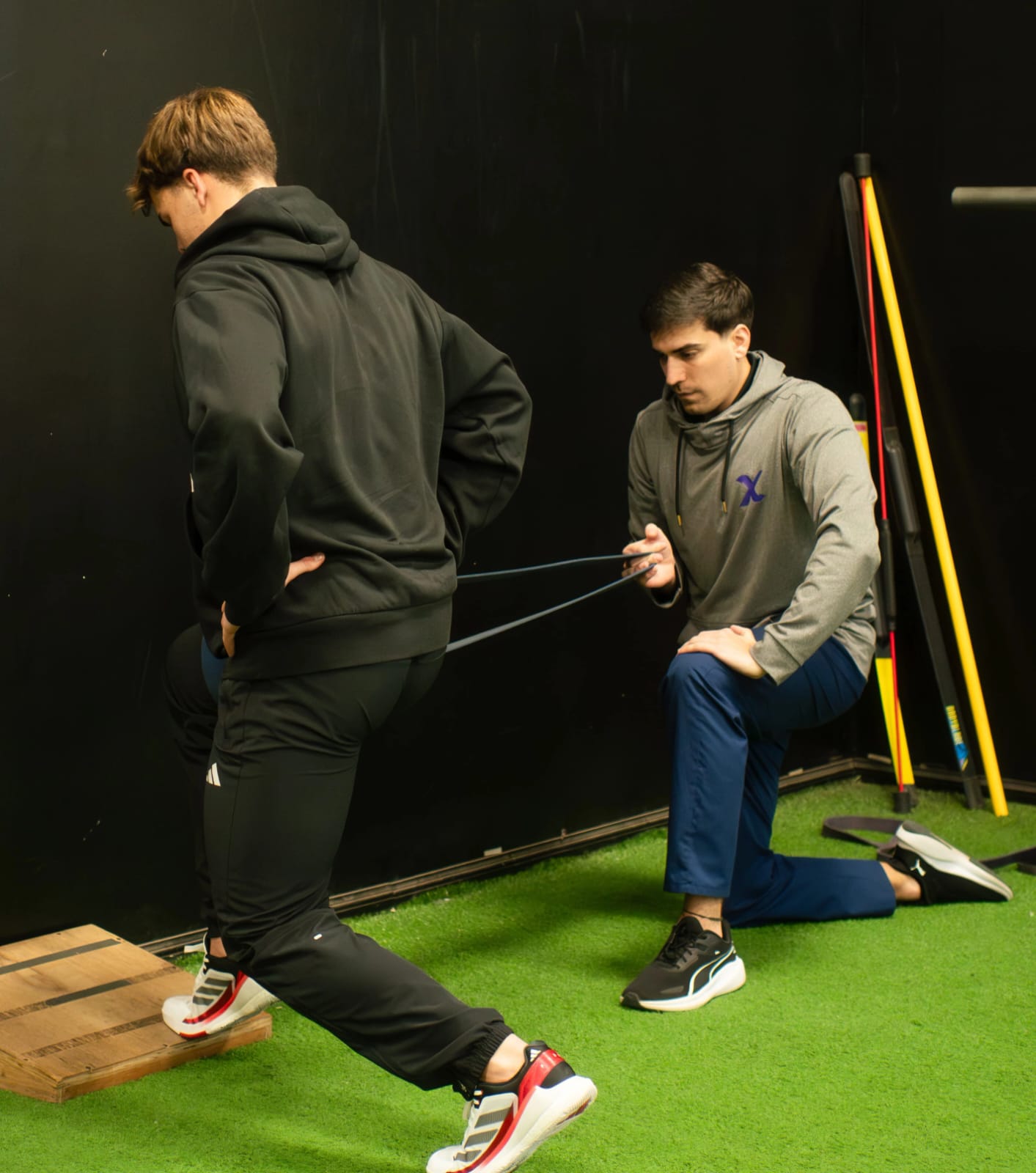 Es de Funes, es el hijo de José Chamot y la rompe como kinesiólogo de deportistas, de Silvetti a Batistuta